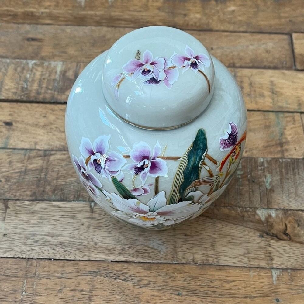 Vintage Toyo White Orchid Japan Vase 6.25" Hand-painted with lid - Picture 2 of 12